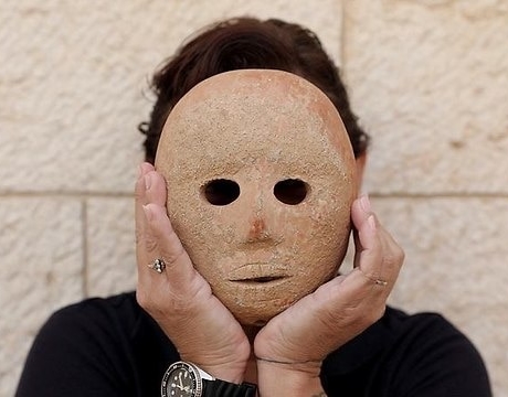 Kenaani Neolithic ritual mask